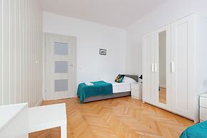 Apartment for 5 People by Renters