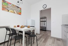 Apartment for 5 People by Renters