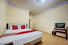 OYO 93422 Villa Tirto