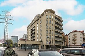 Cozy Apartment Near Airport by Renters