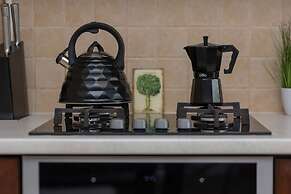 Cozy Apartment Near Airport by Renters