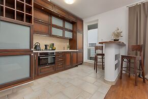 Cozy Apartment Near Airport by Renters