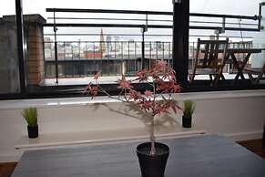 Penthouse 1-bed Apartment With Amazing Views