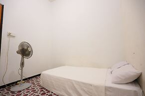 SPOT ON 93445 Penginapan Alfafa ScorpioNearNagoya Hill Shopping Mall