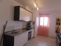 Lovely Pool View 1 bed Apartment Block 6