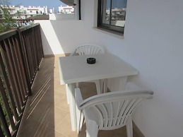 Lovely Pool View 1 bed Apartment Block 6