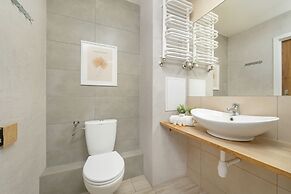 Charming Trzebnicka Apartment by Renters