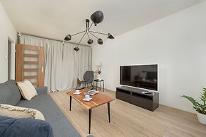 Charming Trzebnicka Apartment by Renters