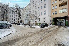 Charming Trzebnicka Apartment by Renters