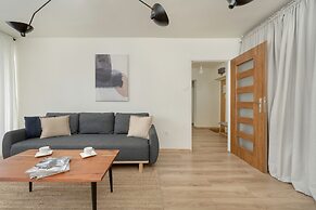 Charming Trzebnicka Apartment by Renters