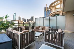 Stylish and Central 1 BD in Downtown Dubai