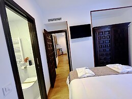 Casón De Los López Apartments