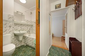 Apartment Close to the Park by Renters