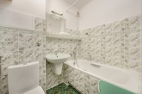 Apartment Close to the Park by Renters