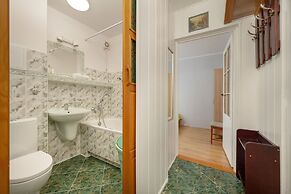 Apartment Close to the Park by Renters