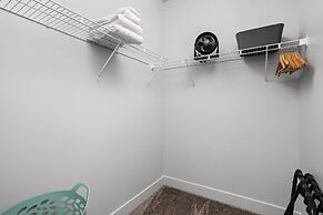 Cozysuites Stylish 4BR the heart of Nora