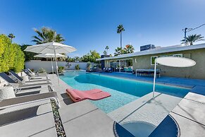 2 Mi to Downtown: Luxe Palm Springs Home!