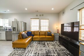 Modern & Pet-friendly Home: 3 Mi to Dtwn Knoxville