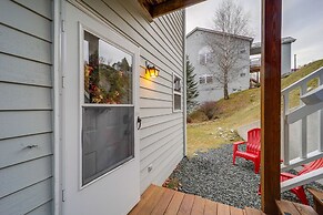 Lovely Beech Mountain Condo w/ Balcony & Views!