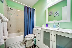 Tampa Townhome w/ Lake Access & Workspace!