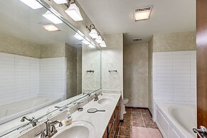 Hot Springs Resort Condo ~ 7 Mi to Bathhouse Row!