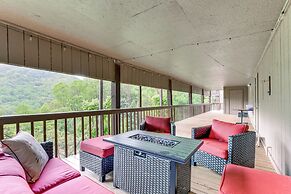 Maggie Valley Mountain Escape w/ Fireplace & Deck!