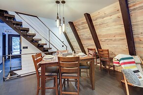 Stunning A-frame Cabin, Steps to Clark Fork River