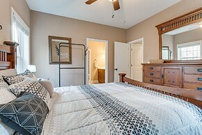 Hammocks & Forest Views: Creekside Murphy Retreat