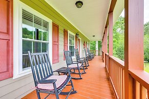 Hammocks & Forest Views: Creekside Murphy Retreat