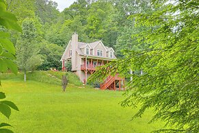 Hammocks & Forest Views: Creekside Murphy Retreat