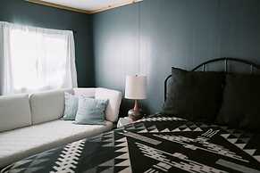2402 - Oak Knoll #3 1 Bedroom Cabin by RedAwning