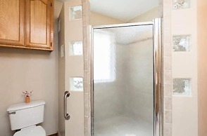 McAllen Majesty 4BR w Pool and Comfort