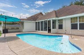 McAllen Majesty 4BR w Pool and Comfort