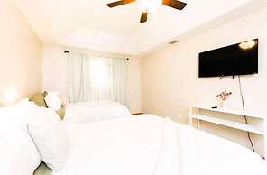 McAllen Majesty 4BR w Pool and Comfort