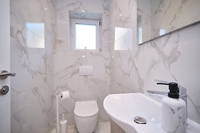 LaMer Luxury Suite by Litto