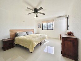 Flamingo Plus by Andiani Travel