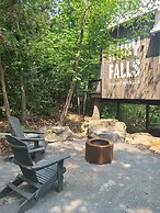 The Treetop Hideaways at Ruby Falls