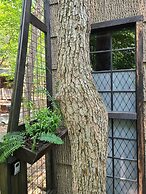 The Treetop Hideaways at Ruby Falls