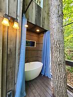 The Treetop Hideaways at Ruby Falls