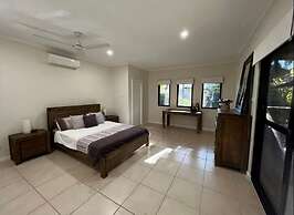 Entire holiday home in Cable Beach