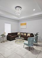 Beautiful Apartment 9 min to Mercedes Outlets