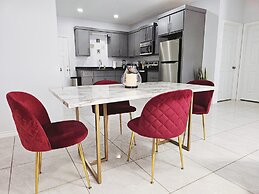 Beautiful Apartment 9 min to Mercedes Outlets