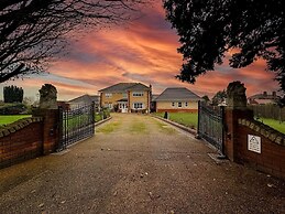 The Firs Luxury Home