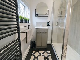 25 Victoria Park Avenue