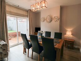 25 Victoria Park Avenue