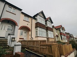 25 Victoria Park Avenue