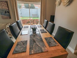 25 Victoria Park Avenue