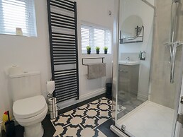 25 Victoria Park Avenue