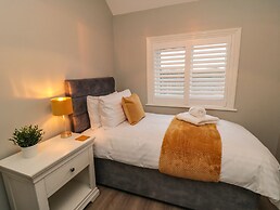 25 Victoria Park Avenue