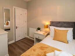 25 Victoria Park Avenue